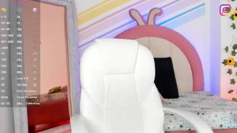 My name is Evie  nice to meet you  really get to know me better private is open  online show from February 12, 6:30 pm