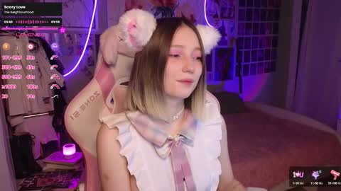 Snapshot of evie_rosen chatting on October 2, 9:11 pm Evie online show from October 2, 9:11 pm