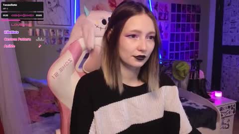 Evie online show from January 6, 1:04 pm