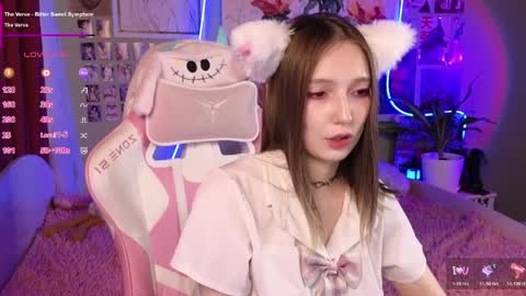 Evie online show from May 17, 12:34 pm
