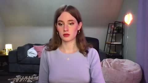 Snapshot of eviecam chatting on February 3, 12:47 am Evie3 online show from February 3, 12:47 am