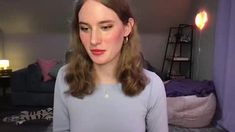 Snapshot of eviecam chatting on February 25, 3:42 am Evie3 online show from February 25, 3:42 am