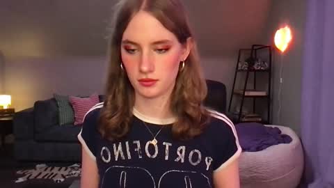 Snapshot of eviecam chatting on March 2, 2:41 am Evie3 online show from March 2, 2:41 am