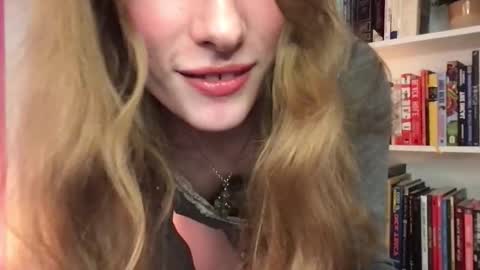 Snapshot of eviecam chatting on November 3, 11:22 am Evie3 online show from November 3, 11:22 am