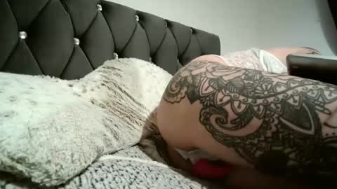 evieloves online show from January 16, 8:25 pm