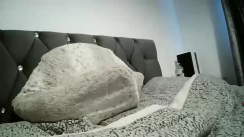 evieloves online show from October 3, 9:28 am