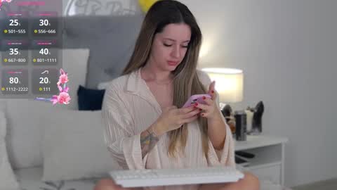 Evie online show from December 20, 8:55 pm