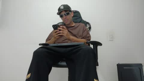 Snapshot of evil_boss1 chatting on July 3, 5:03 am evil_boss1 online show from July 3, 5:03 am