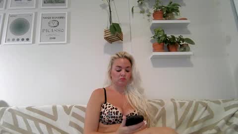 Badblondebunny online show from February 24, 10:58 pm