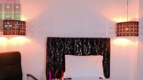 Snapshot of evvaa_moon chatting on March 31, 12:27 pm evvaa_moon online show from March 31, 12:27 pm