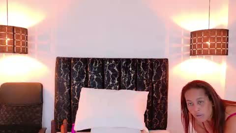 Snapshot of evvaa_moon chatting on April 17, 12:30 pm evvaa_moon online show from April 17, 12:30 pm