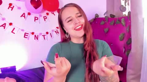 Snapshot of evy_orange1 chatting on February 5, 3:52 pm EVY online show from February 5, 3:52 pm