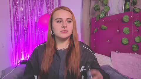 Snapshot of evy_orange1 chatting on September 14, 2:33 am EVY online show from September 14, 2:33 am