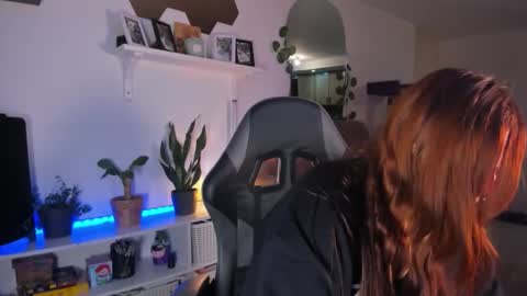 EVY online show from February 3, 6:11 am