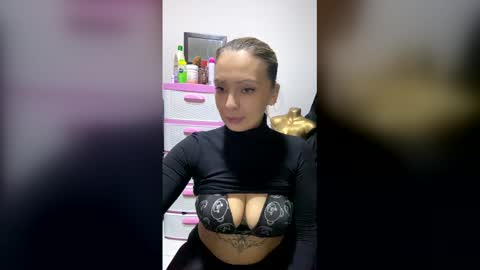 evyei online show from January 17, 11:19 pm