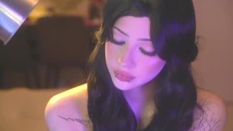 Alyson online show from November 4, 5:23 pm