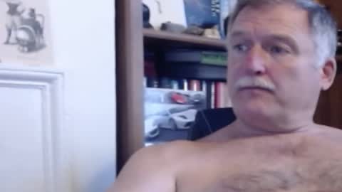 exhibpeacock123 online show from November 27, 12:29 pm