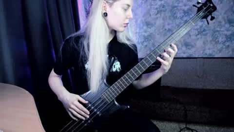 Snapshot of exorty chatting on February 14, 4:09 am my real name is Irene but Exo is oke too online show from February 14, 4:09 am