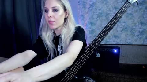 Snapshot of exorty chatting on February 23, 11:13 pm my real name is Irene but Exo is oke too online show from February 23, 11:13 pm