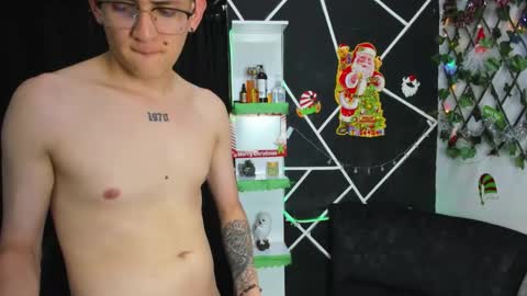 Snapshot of exotic_kisses_ chatting on December 10, 6:17 pm exotic_kisses_ online show from December 10, 6:17 pm