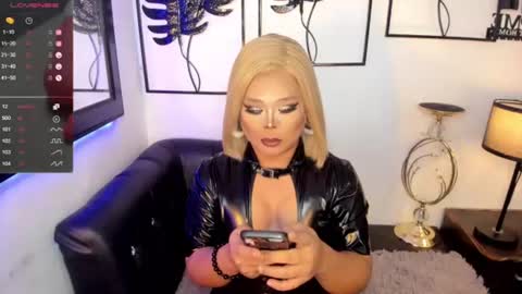 Lindsay online show from June 10, 1:39 am