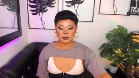 Lindsay online show from June 15, 5:04 pm