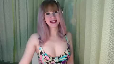 Snapshot of exoticbabes chatting on December 19, 1:18 am exoticbabes online show from December 19, 1:18 am