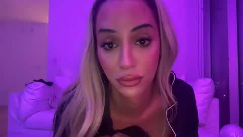 Snapshot of exoticcbabyy chatting on September 30, 5:01 am exoticcbabyy online show from September 30, 5:01 am