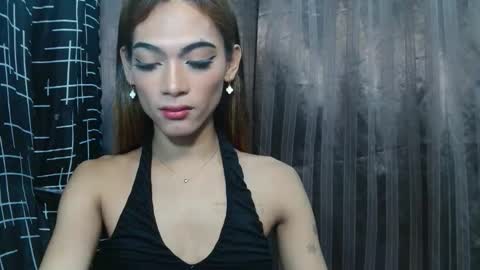 jenny  Laiza online show from October 21, 3:02 pm