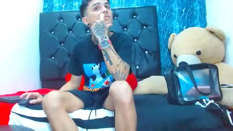 Snapshot of exotichot_couple chatting on January 21, 7:58 am exotichot_couple online show from January 21, 7:58 am