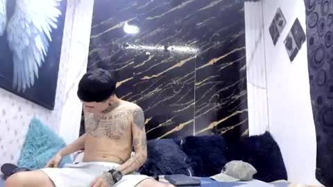 Snapshot of exotichot_couple chatting on June 25, 11:09 pm exotichot_couple online show from June 25, 11:09 pm