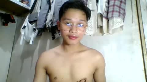 Snapshot of exotichugecock chatting on December 29, 10:45 am Jan online show from December 29, 10:45 am