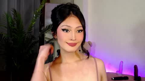 Snapshot of expensive_candyx chatting on December 13, 11:13 am Candy online show from December 13, 11:13 am