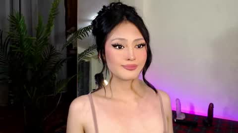 Snapshot of expensive_candyx chatting on December 28, 4:09 pm Candy online show from December 28, 4:09 pm