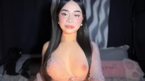 Snapshot of expensivets_chloe chatting on October 1, 3:51 pm chloee online show from October 1, 3:51 pm