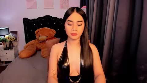 Snapshot of expensivets_chloe chatting on November 9, 9:29 am chloee online show from November 9, 9:29 am