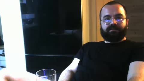 Snapshot of expertcrayon chatting on December 15, 3:24 am expect online show from December 15, 3:24 am