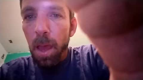 Snapshot of experttreecompany chatting on February 12, 1:55 am experttreecompany online show from February 12, 1:55 am