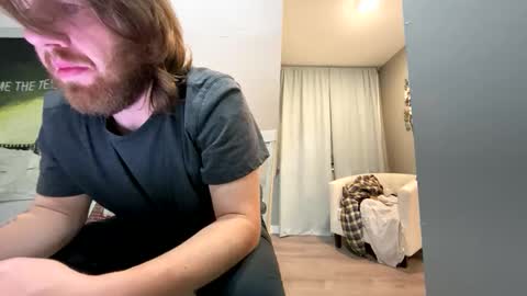 Snapshot of explosive_andyy chatting on November 9, 4:00 am Explosivee andyy online show from November 9, 4:00 am