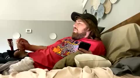 Snapshot of explosive_andyy chatting on November 16, 8:03 pm Explosivee andyy online show from November 16, 8:03 pm