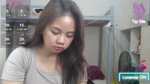 Snapshot of expnsivelj chatting on April 6, 11:55 am expnsivelj online show from April 6, 11:55 am