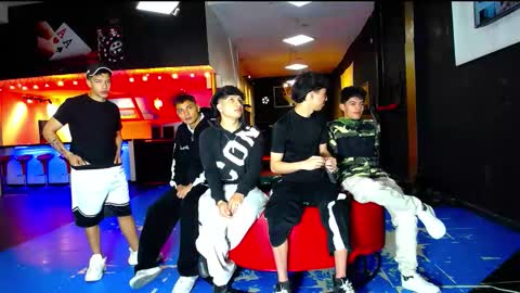 extrangers online show from October 18, 12:17 pm