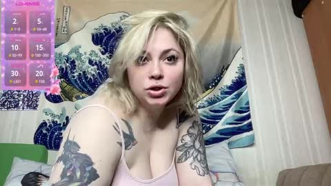 Snapshot of eyes_are_higher16333 chatting on May 29, 2:15 pm eyes_are_higher16333 online show from May 29, 2:15 pm