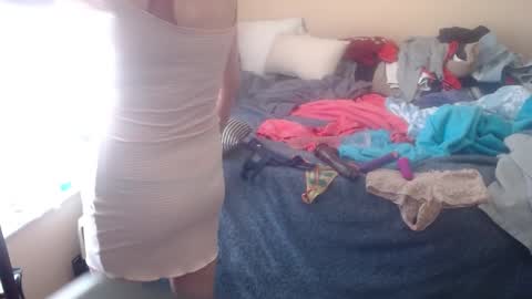 eyeswall0w online show from September 24, 1:47 pm