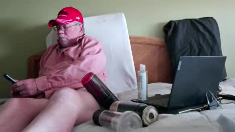 Eyeswideshut63 online show from October 19, 6:08 pm