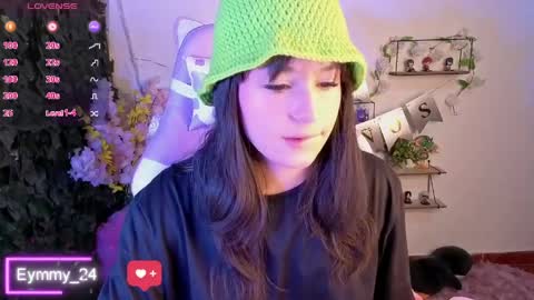 Snapshot of eymmy_24 chatting on April 26, 1:36 am eymmy_24 online show from April 26, 1:36 am