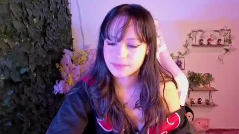Snapshot of eymmy_24 chatting on May 3, 1:33 am eymmy_24 online show from May 3, 1:33 am