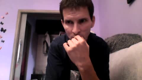 Snapshot of ezel004 chatting on July 12, 4:09 pm ezel004 online show from July 12, 4:09 pm