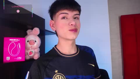 Snapshot of ezra_storm chatting on December 23, 5:49 am Juan online show from December 23, 5:49 am