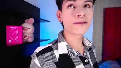 Snapshot of ezra_storm chatting on January 11, 4:06 am Juan online show from January 11, 4:06 am